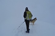 41  Godiamoci neve con nebbia sulla cresta  per la vetta!